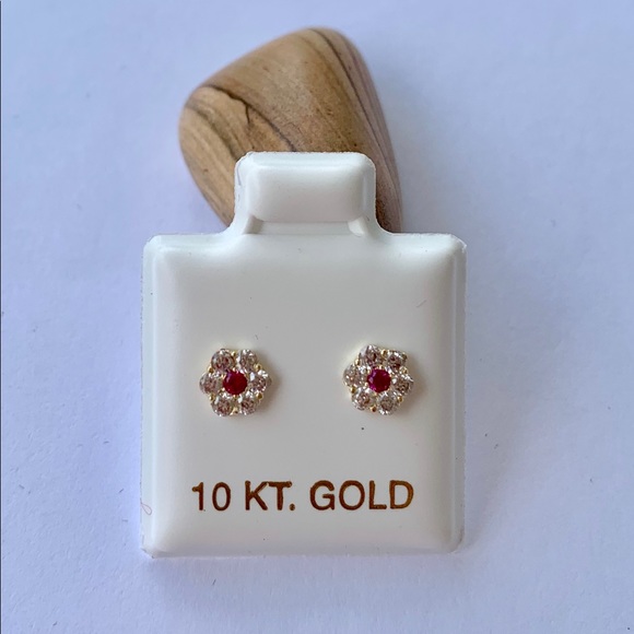 Beautiful 10k Gold Small Stud Earrings